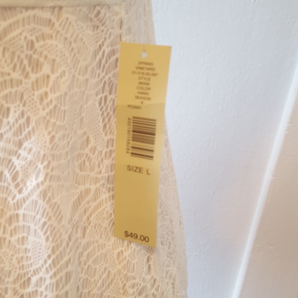 Lace Cream Tank - Picture 5 of 5